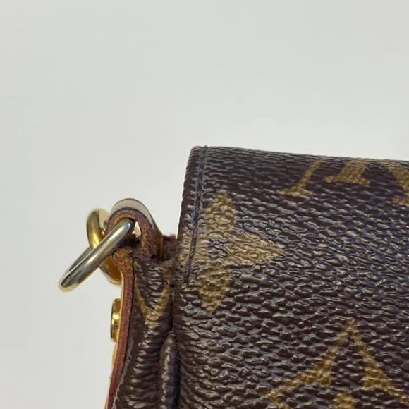 Favorite Crossbody - Picture 7 of 12